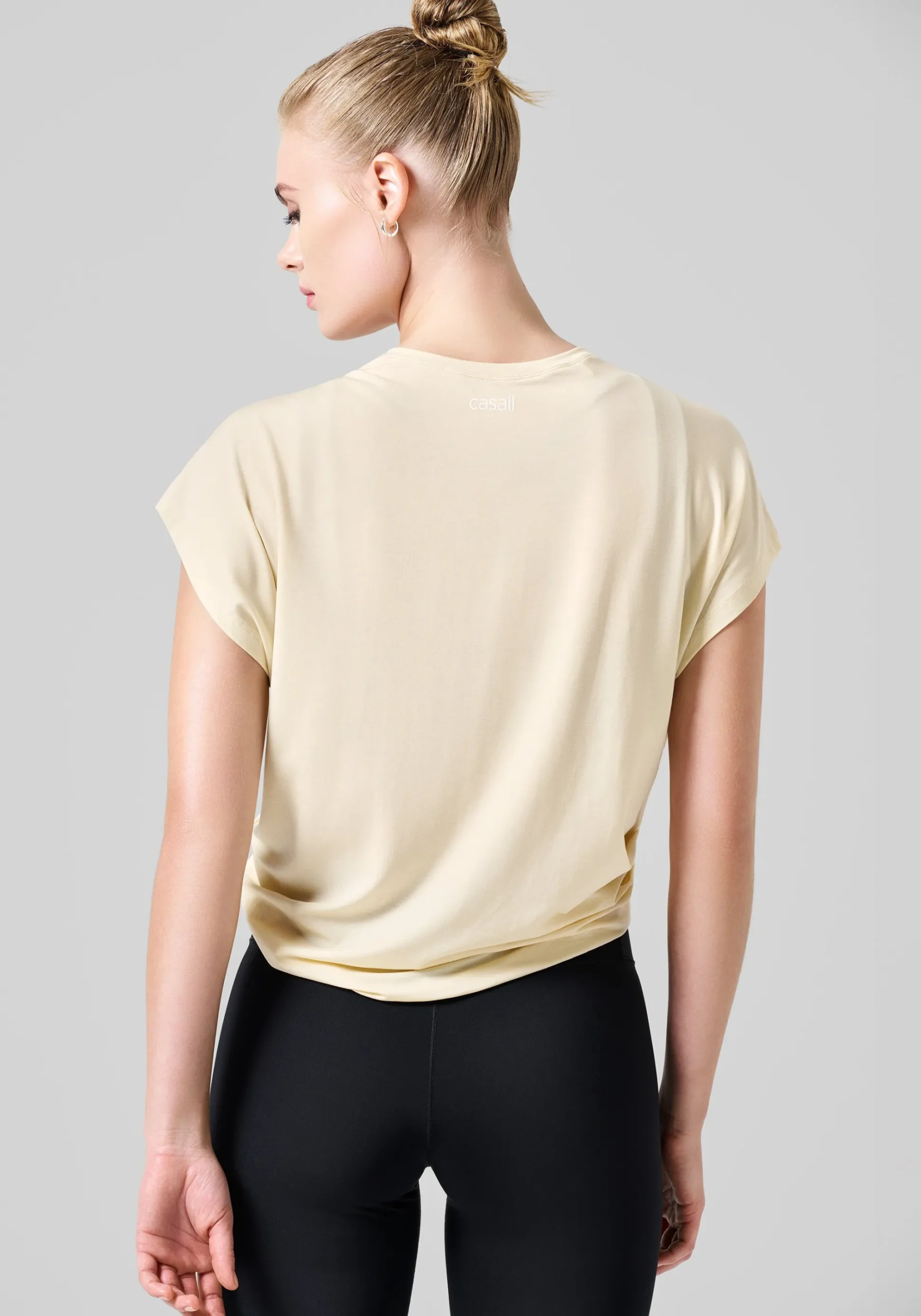 Delight Gathering Tee - Milky Vanilla