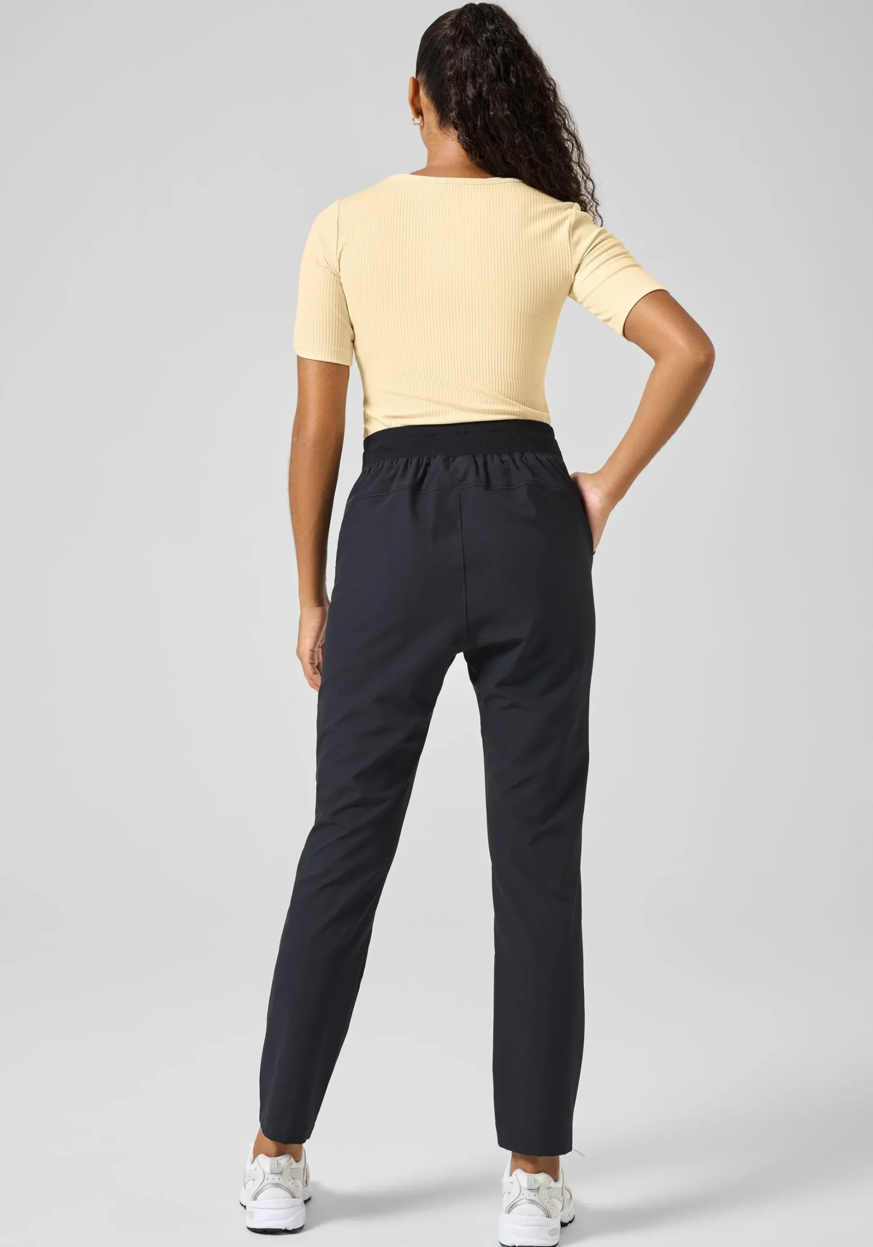 Ease High Waist Woven Pants - Black