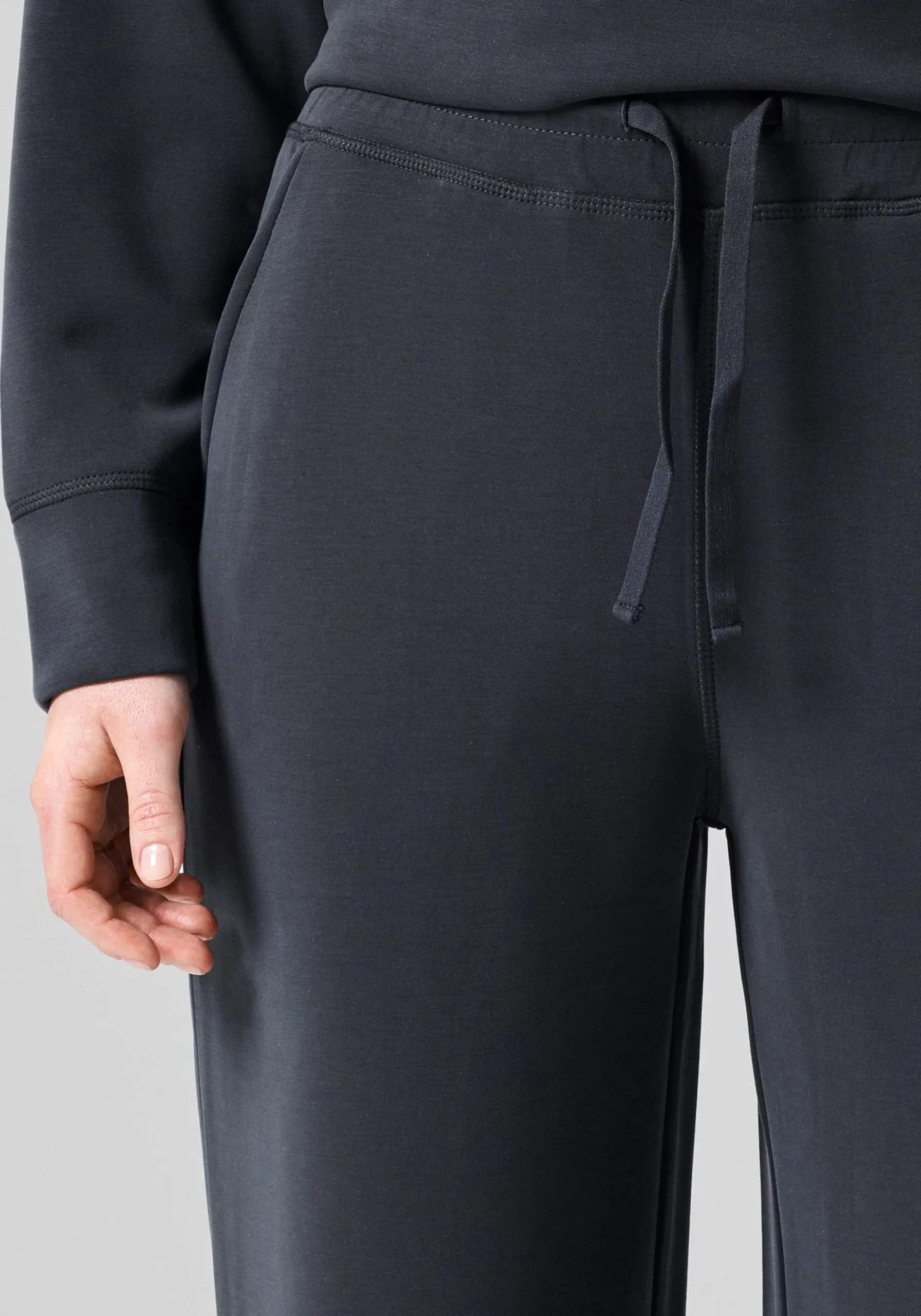 Peachy Straight Leg Jogger - Almost Black
